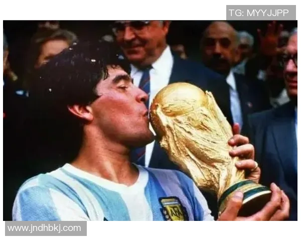 阿根廷足球历史巨星回顾：马拉多纳梅西等传奇球员的辉煌足迹